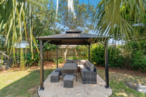 2 Blocks to Beach and Food, Renovated, FALL DEALS